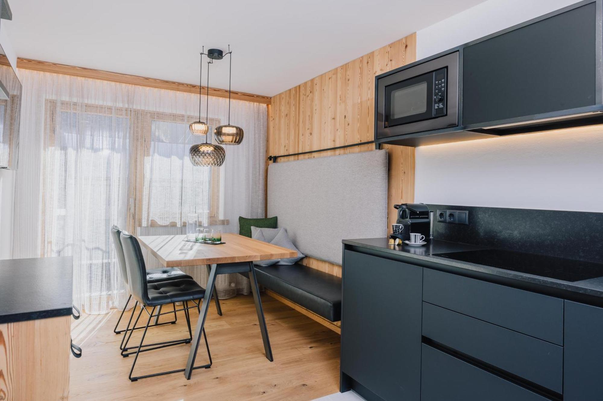 Alpinlounge Raetia Appartements Ischgl Ngoại thất bức ảnh