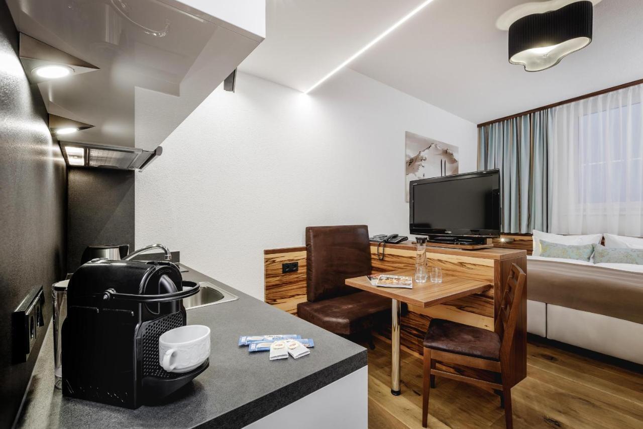 Alpinlounge Raetia Appartements Ischgl Ngoại thất bức ảnh