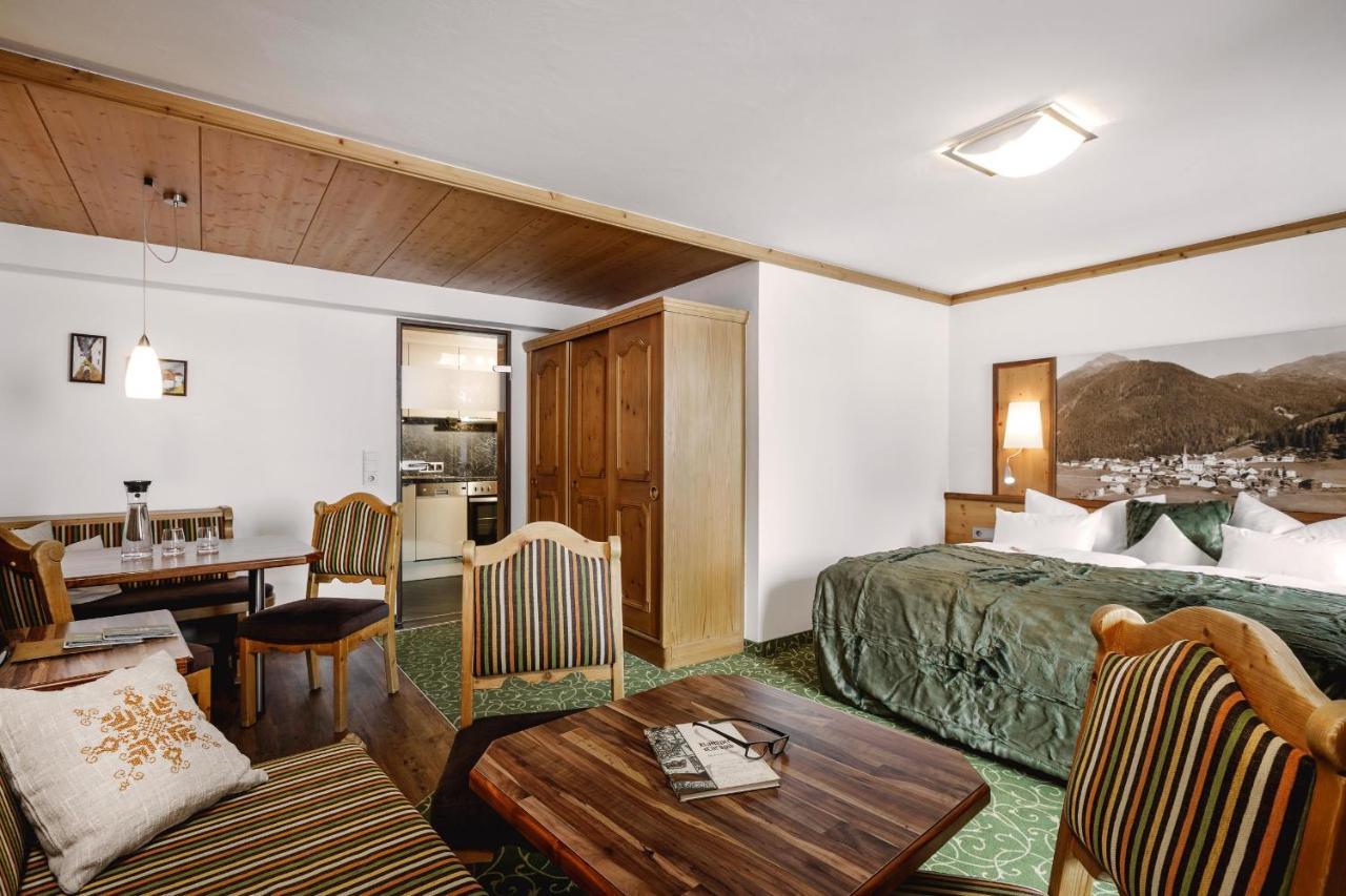 Alpinlounge Raetia Appartements Ischgl Ngoại thất bức ảnh