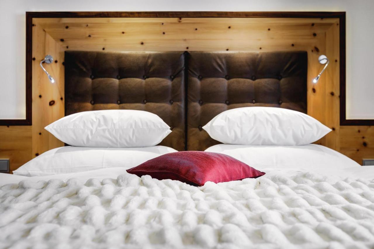 Alpinlounge Raetia Appartements Ischgl Ngoại thất bức ảnh