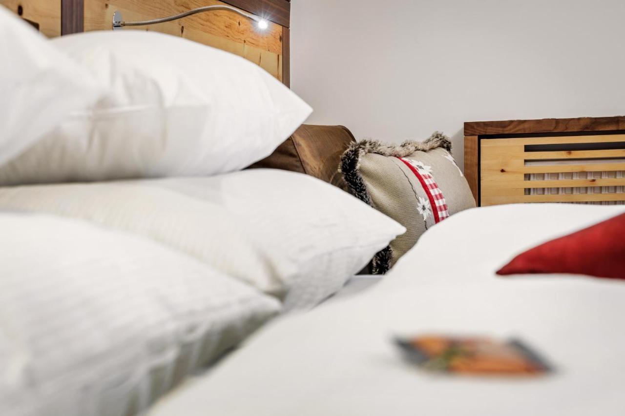 Alpinlounge Raetia Appartements Ischgl Ngoại thất bức ảnh